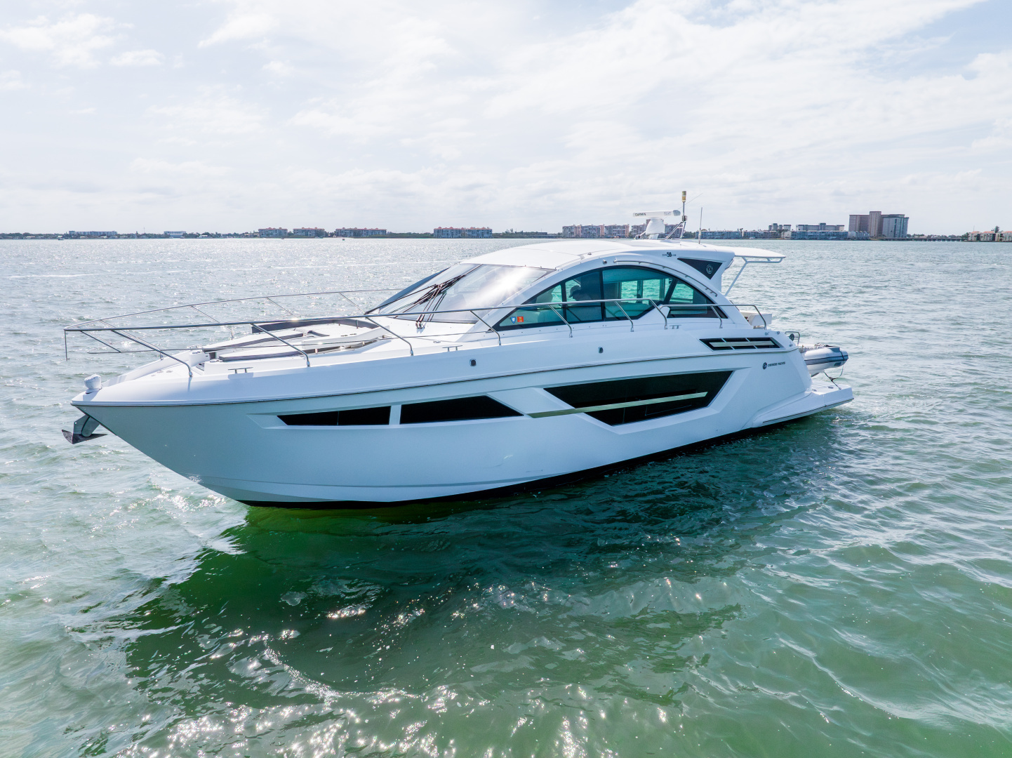 2018 Cruisers Yachts 50 CANTIUS - Image 21