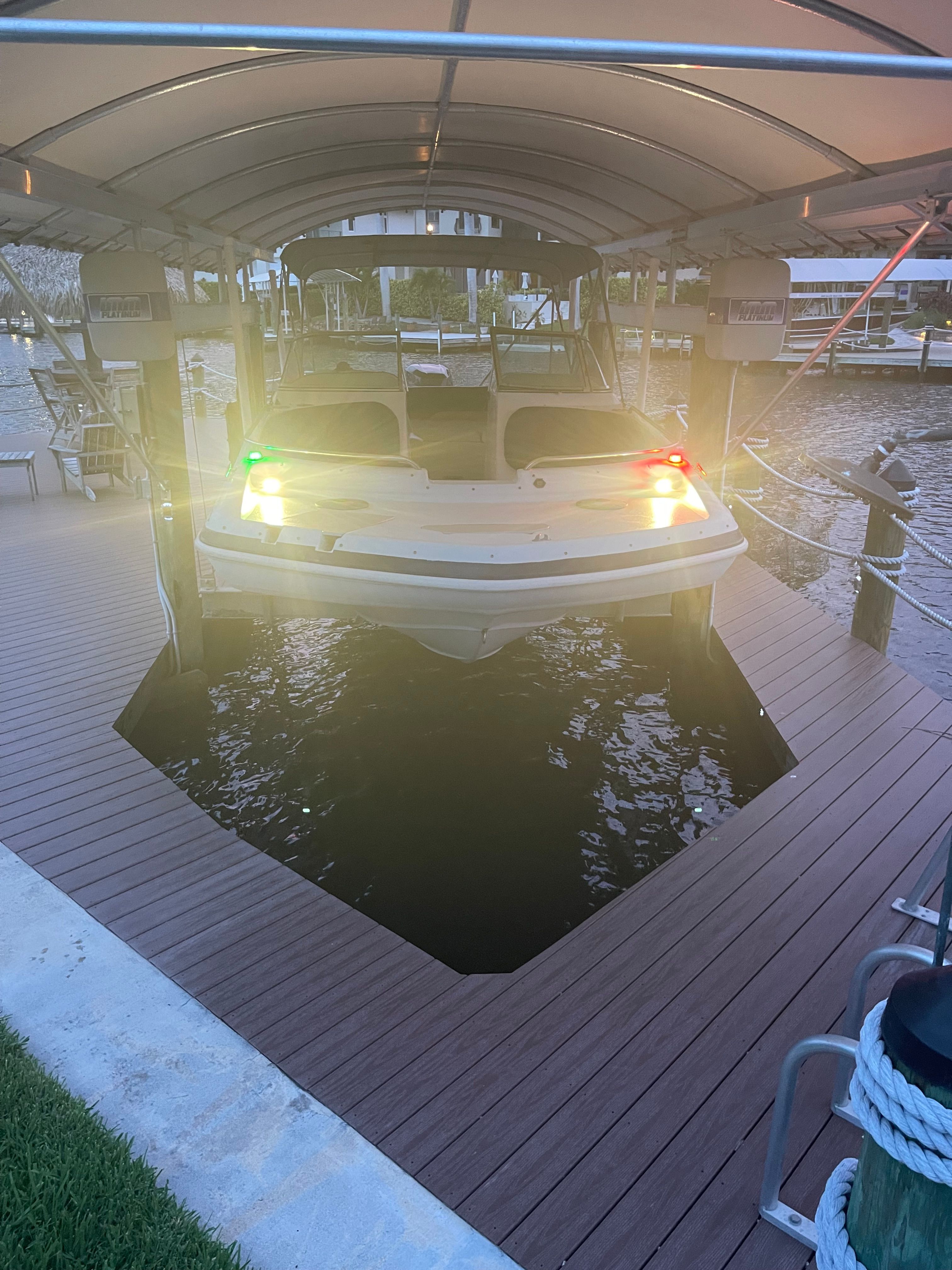 2000 Godfrey / Hurricane Sundeck 237 I/O - 79
