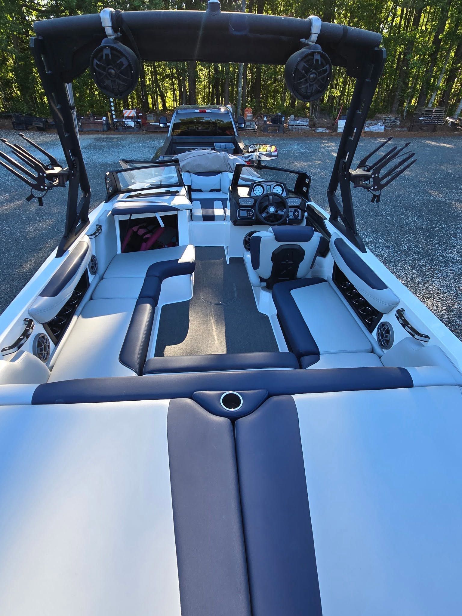 2019 Axis T22 - 11
