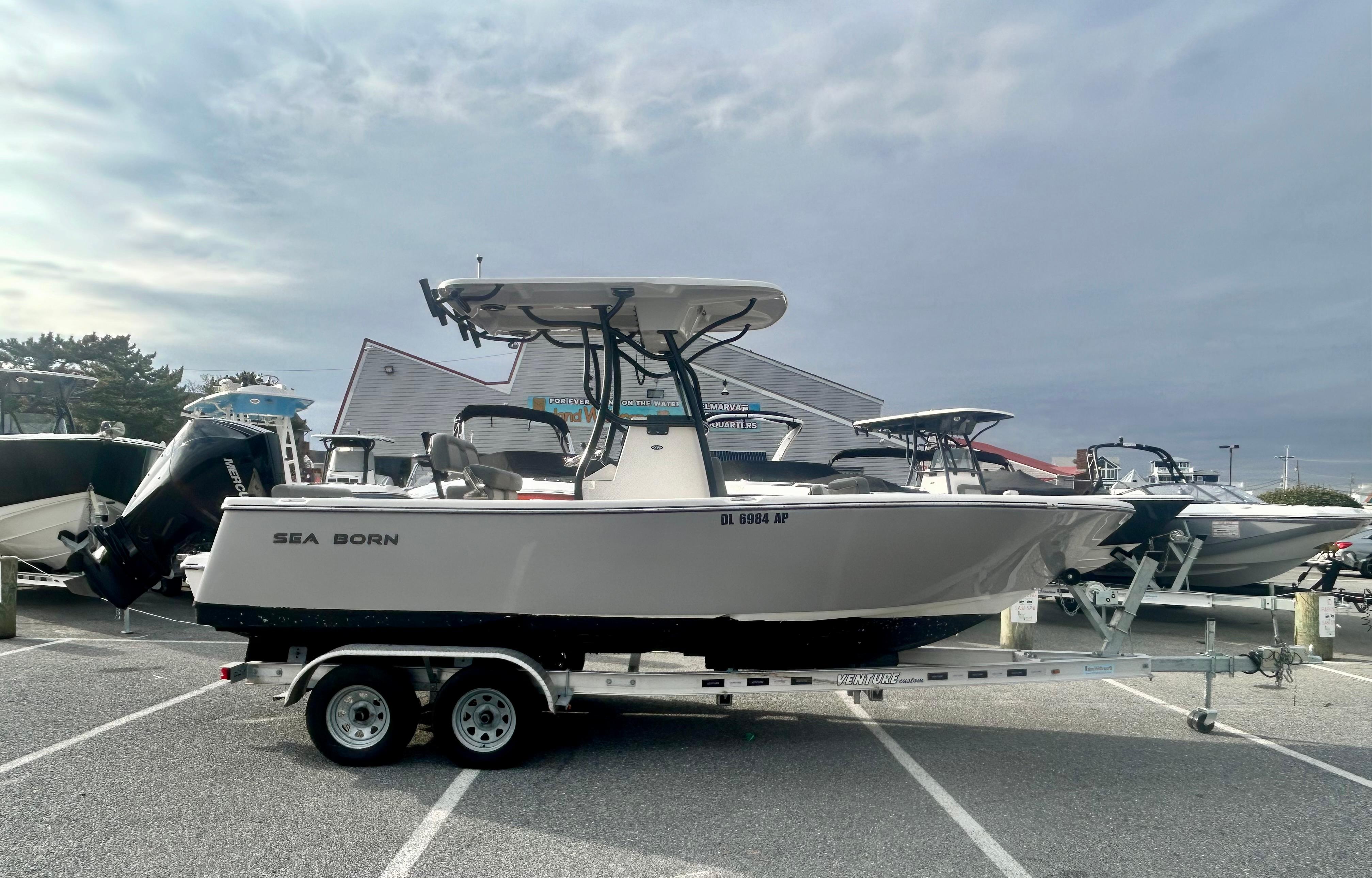 2024 Sea Born LX22 Center Console