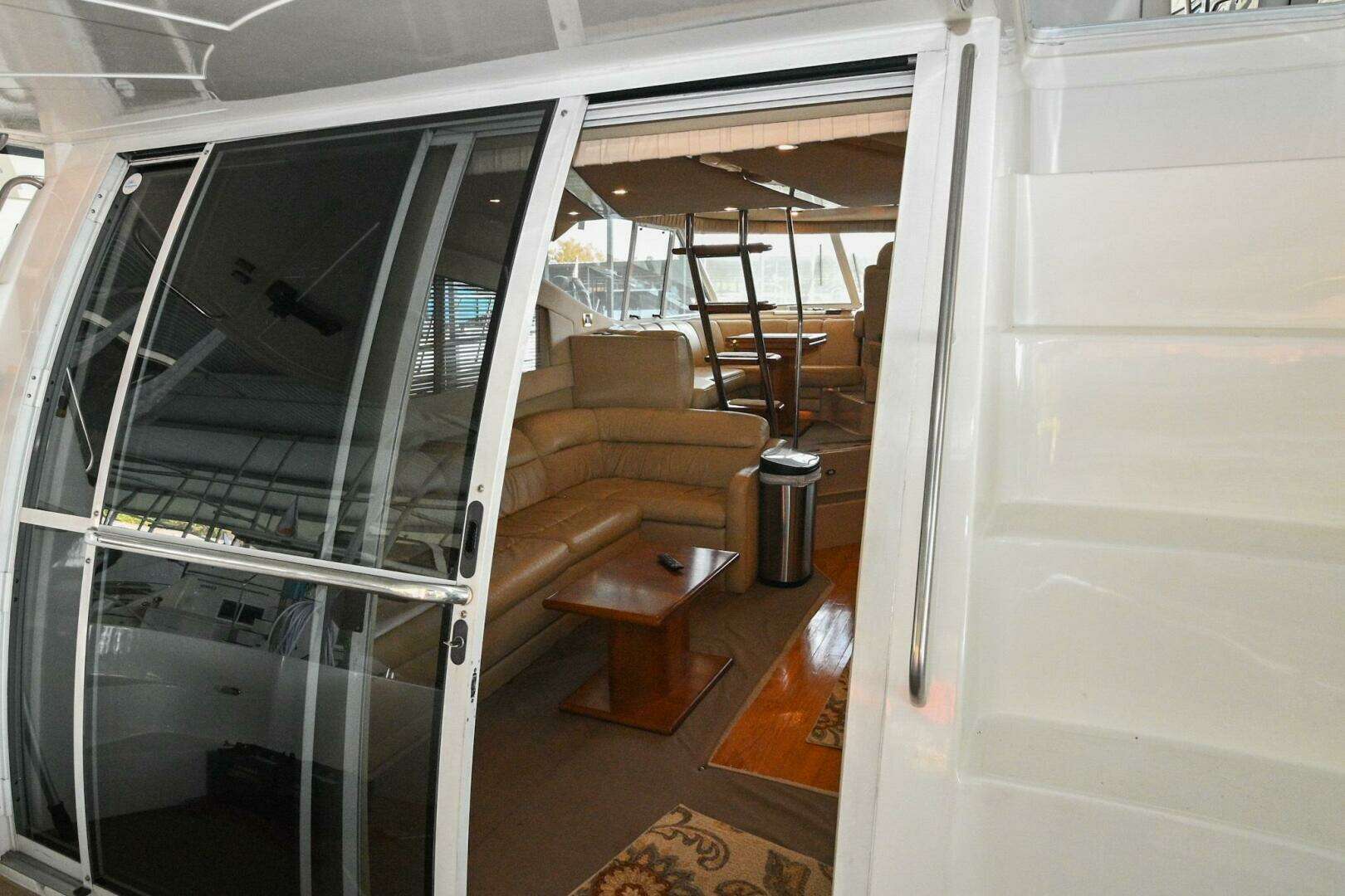 2002 Cruisers Yachts 5000 Sedan Sport - Image 20