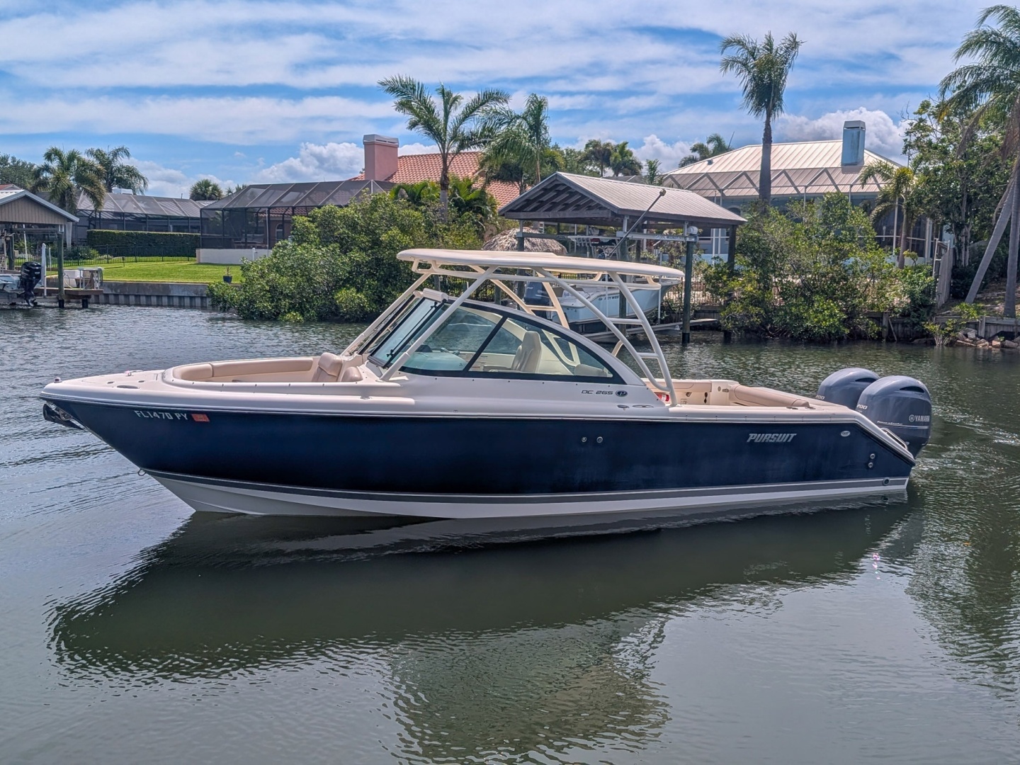 2015 Pursuit DC 265 Dual Console - Image 2