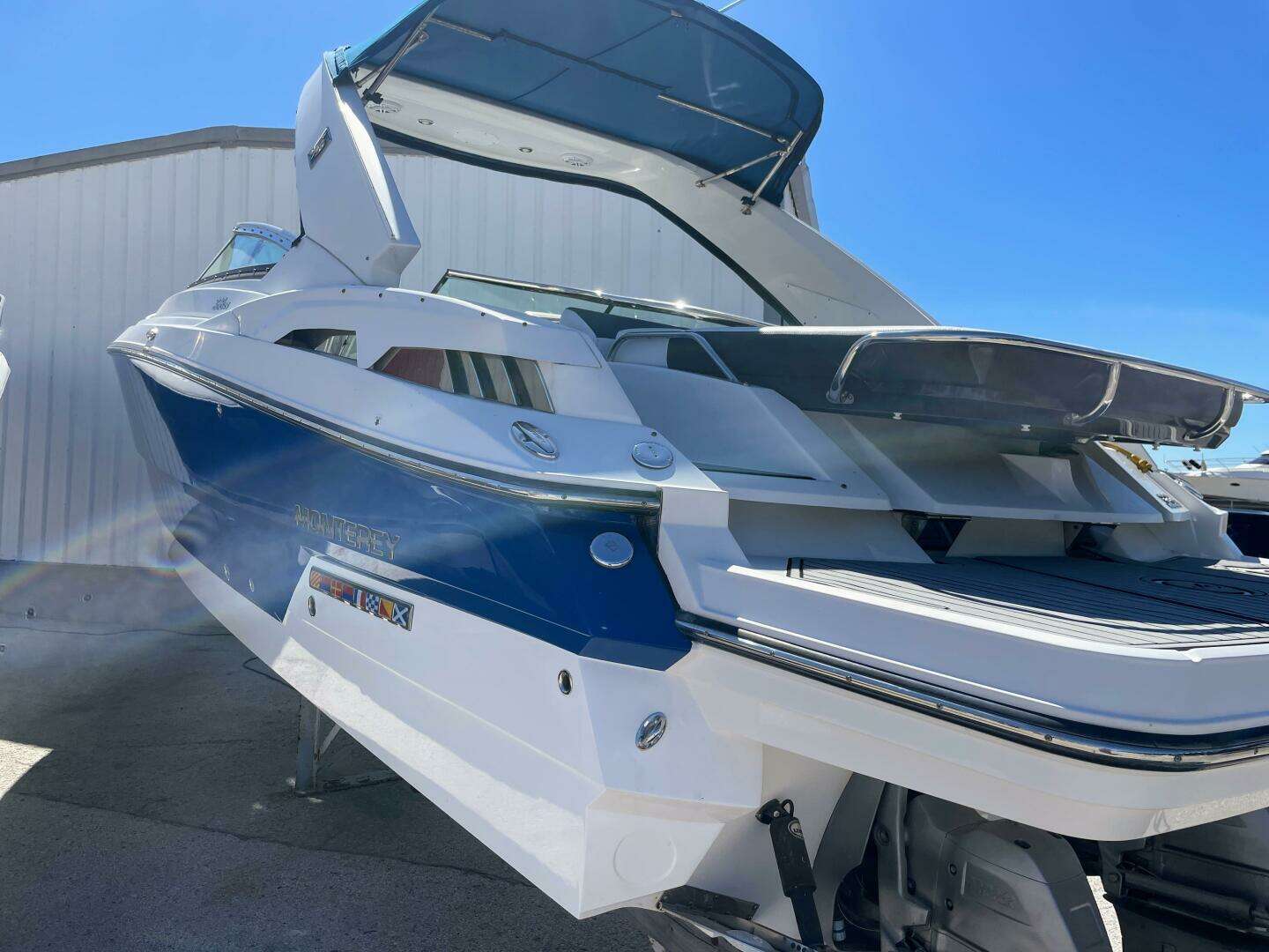 2019 Monterey 328SS - Image 3