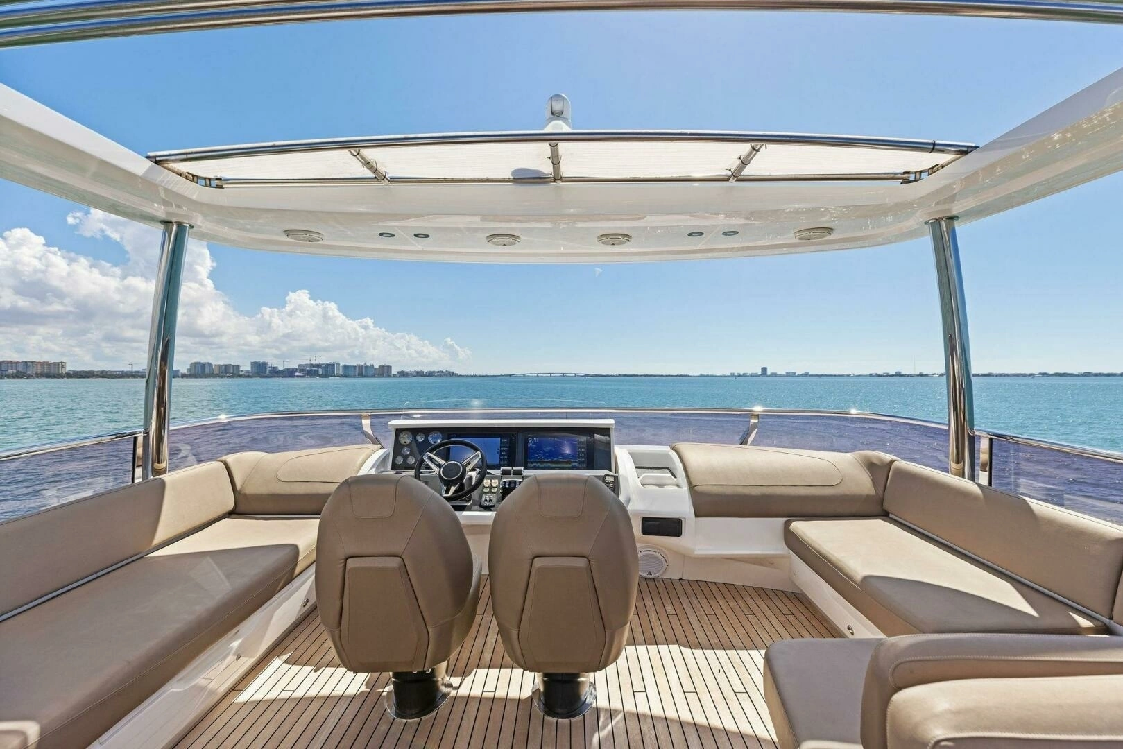 2018 Princess Y75 Motor Yacht - Image 4