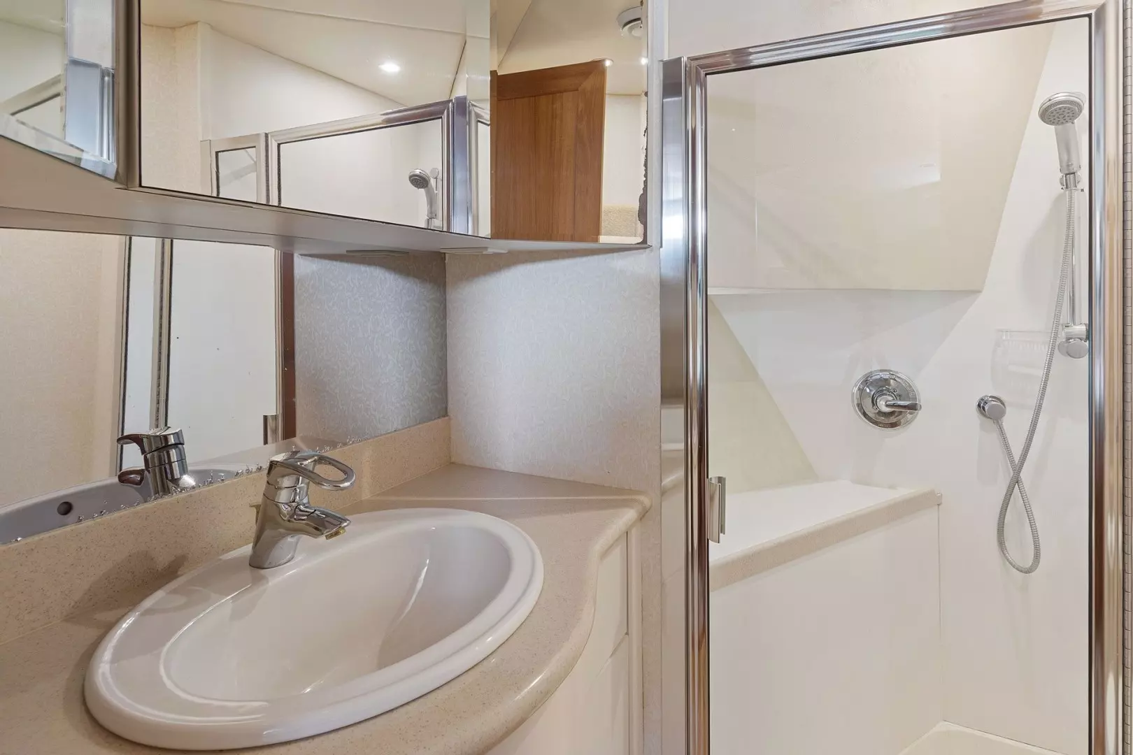 2000 Pacific Mariner 65 Motoryacht - Image 38