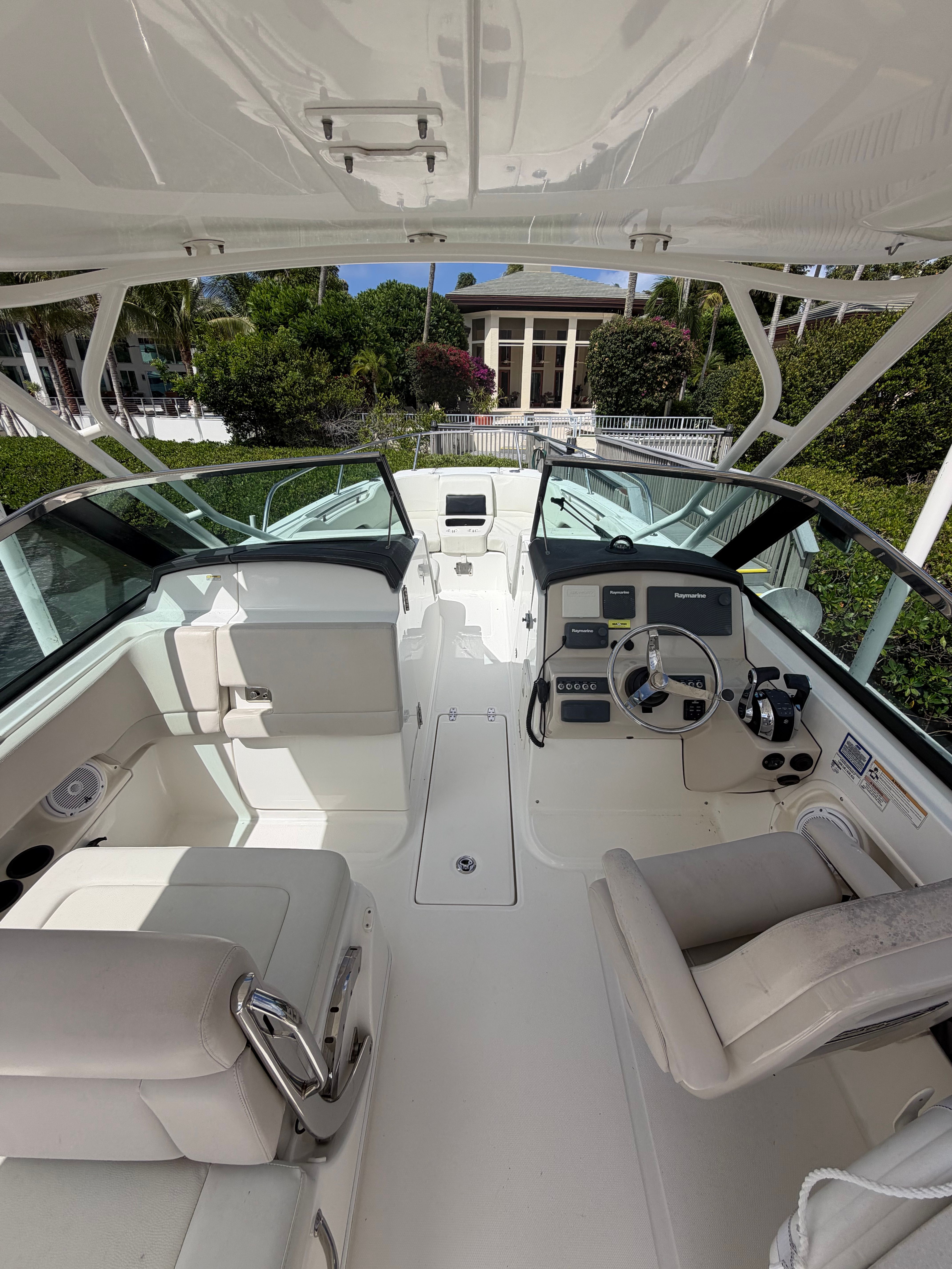 Interior view of a 2016 Boston Whaler 270 Vantage boat.