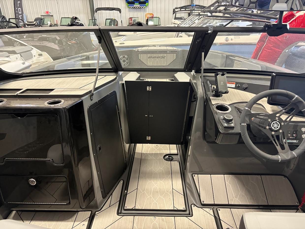 2025 Yamaha Boats 222XE - 8