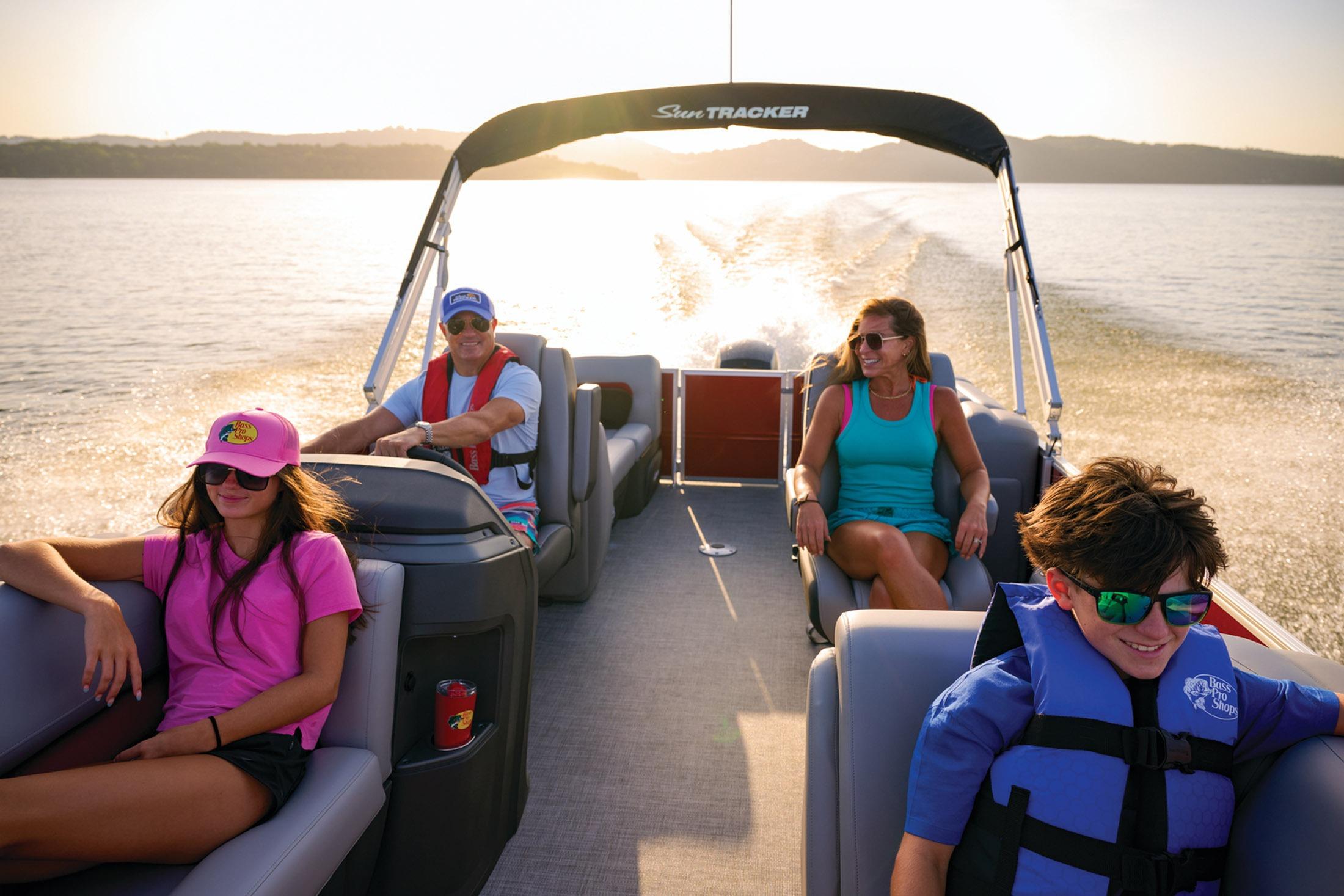 2026 Sun Tracker Party Barge 22 DLX - 18