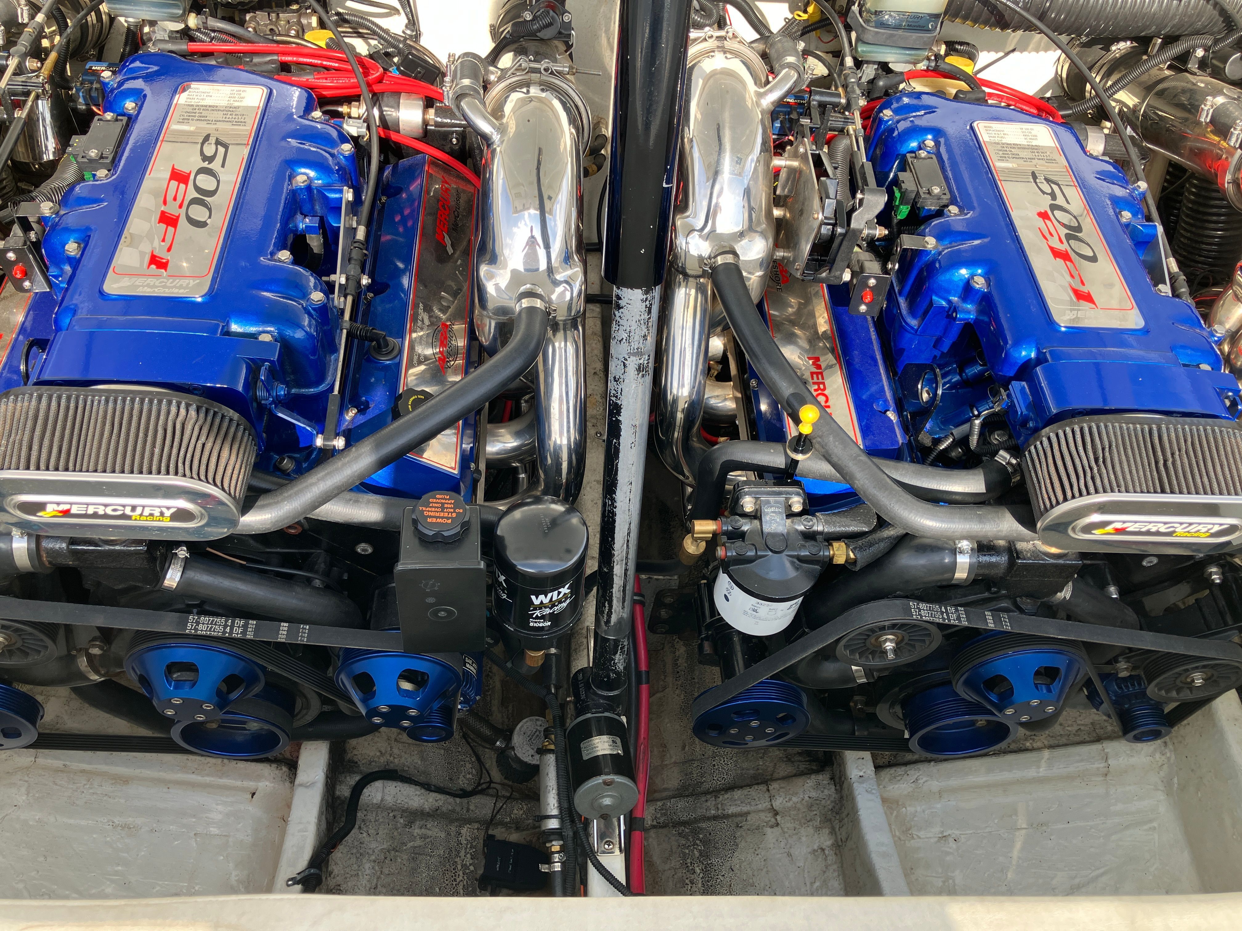 Dual Mercury 500 EFI engines in Baja 36 Outlaw boat.