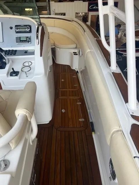 2014 Chris-Craft Catalina 29 Sun Tender - 12