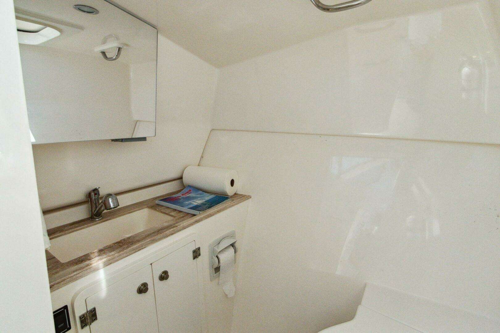 2018 Pursuit 325 DC - Image 26