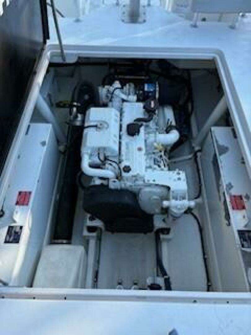 2015 Commercial OceanPro 35 - Image 14