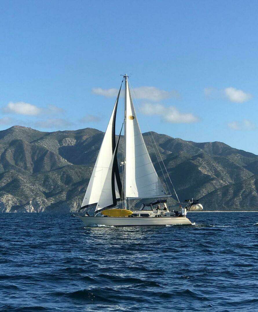 2005 Island Packet 445 - Image 24