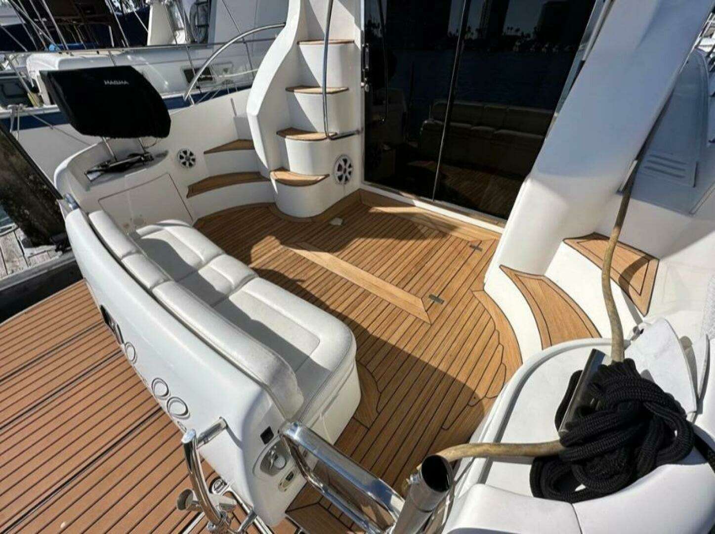 2001 Azimut 42 - Image 4