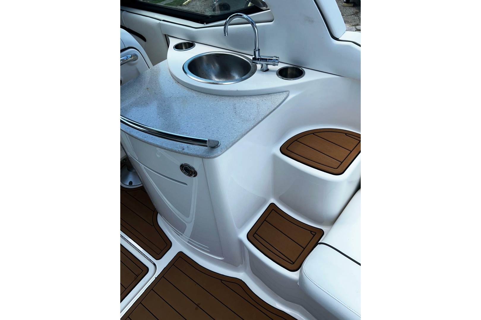 2008 Sea Ray 270 Sundeck - Image 32