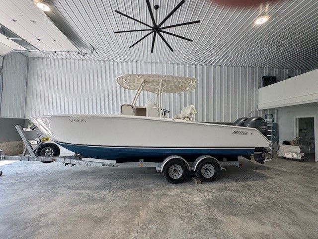 2020 Jupiter 26 FS Center Console