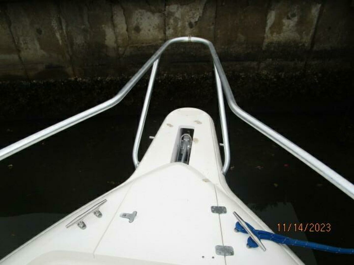 2001 Intrepid 348 Walkaround - Image 4