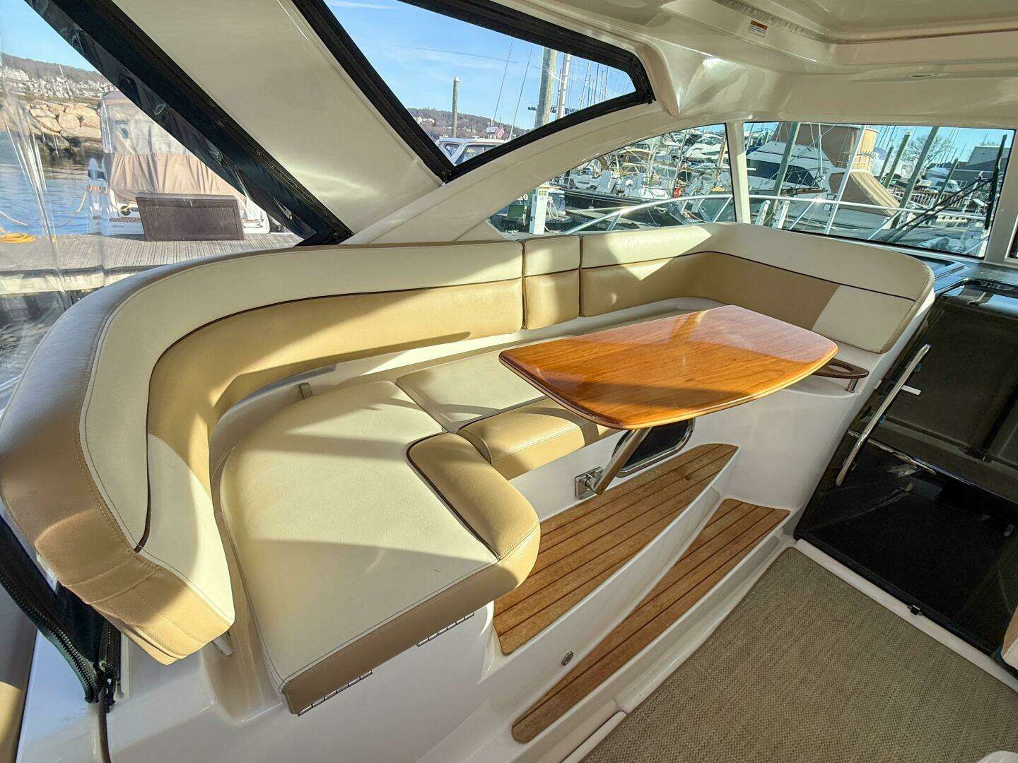 2013 Tiara Yachts 3600 Coronet - Image 11