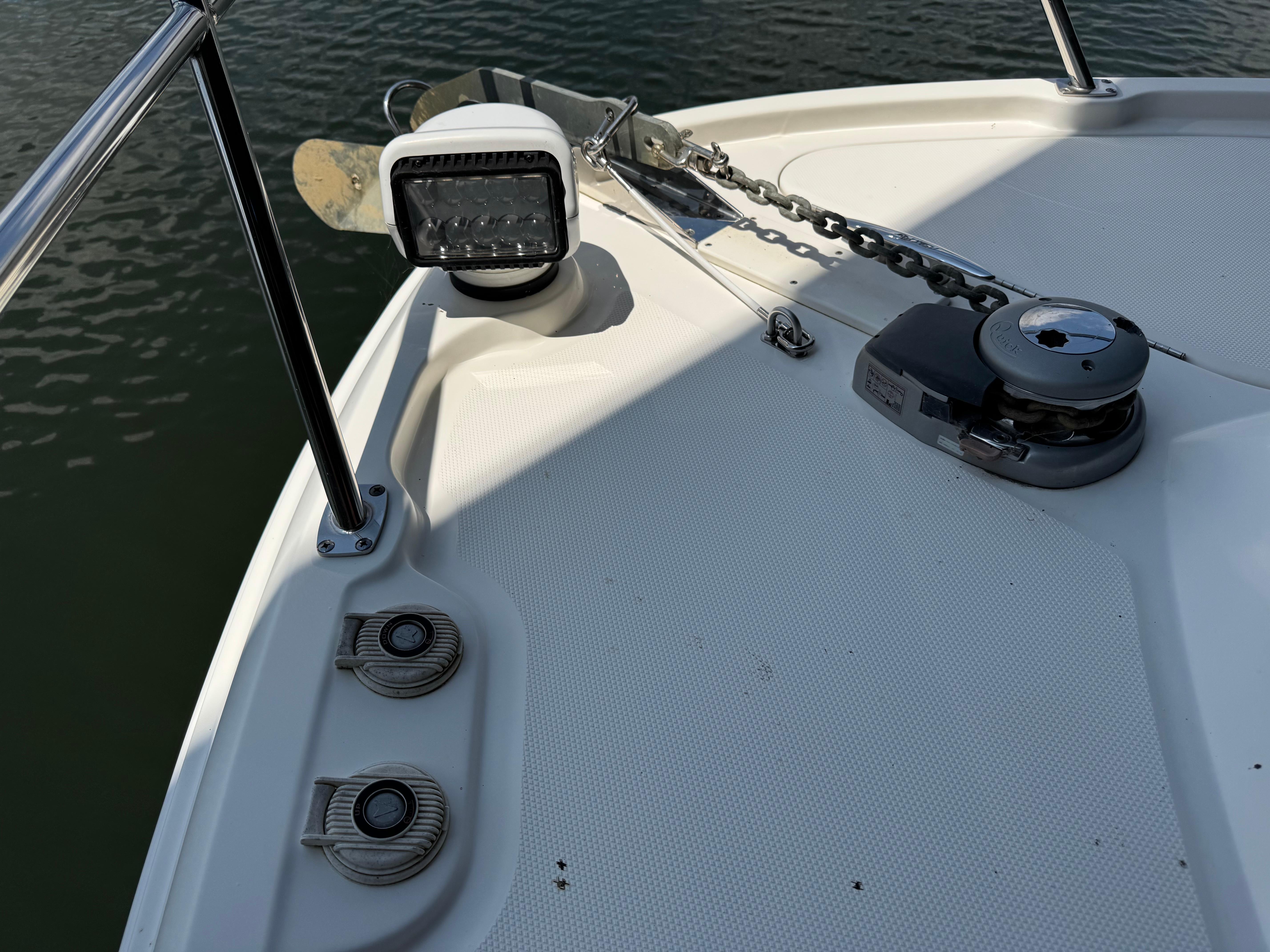 Bow of 2017 Sea Ray Sundancer 400 with anchor and spotlight.