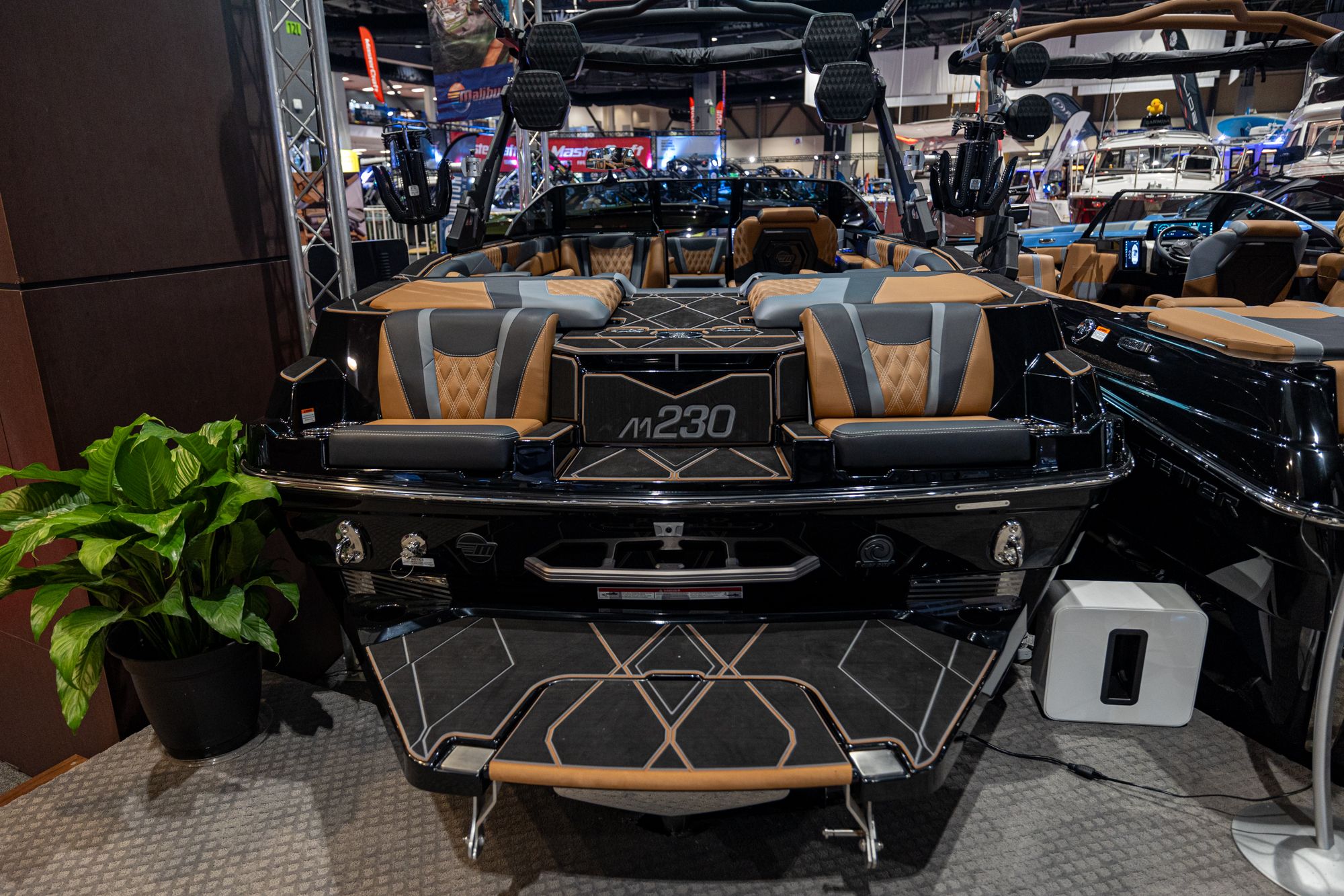 2025 Malibu M230 - 4