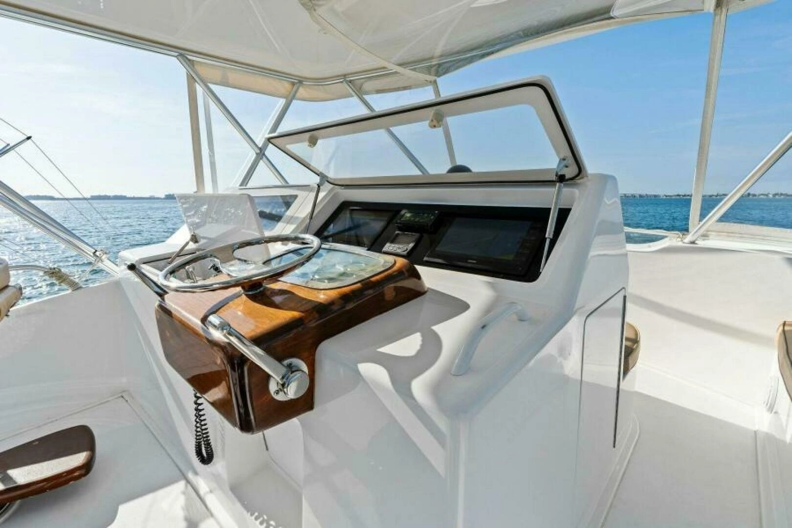 2003 Viking 48 Convertible - Image 15