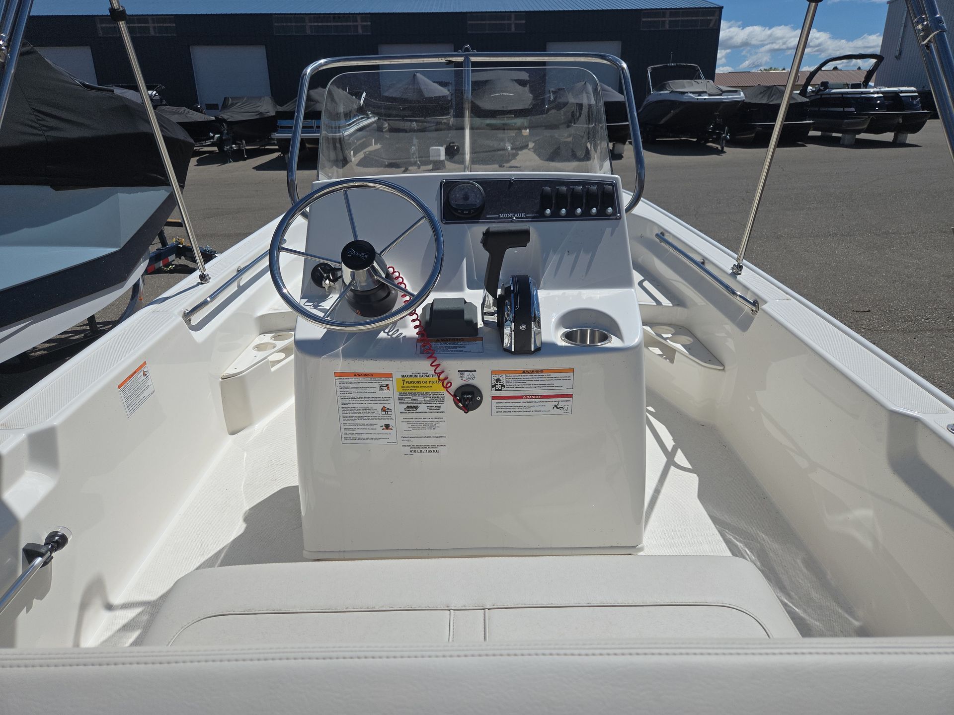 2026 Boston Whaler 170 Montauk - 13