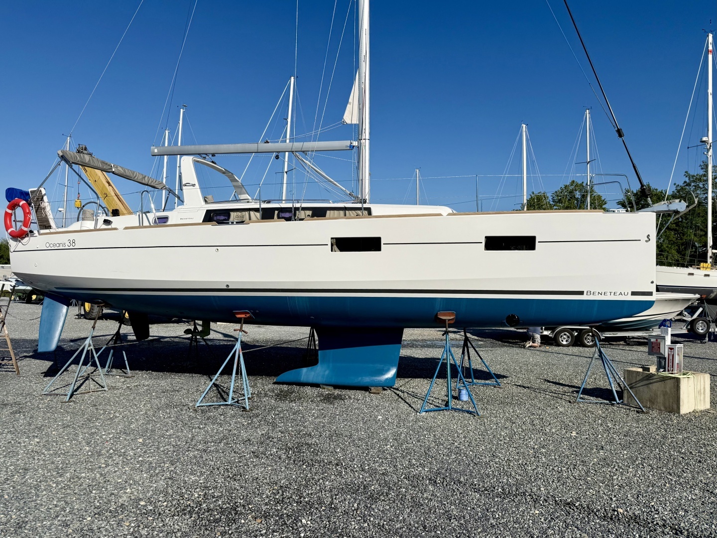 2016 Beneteau 38 - Image 6