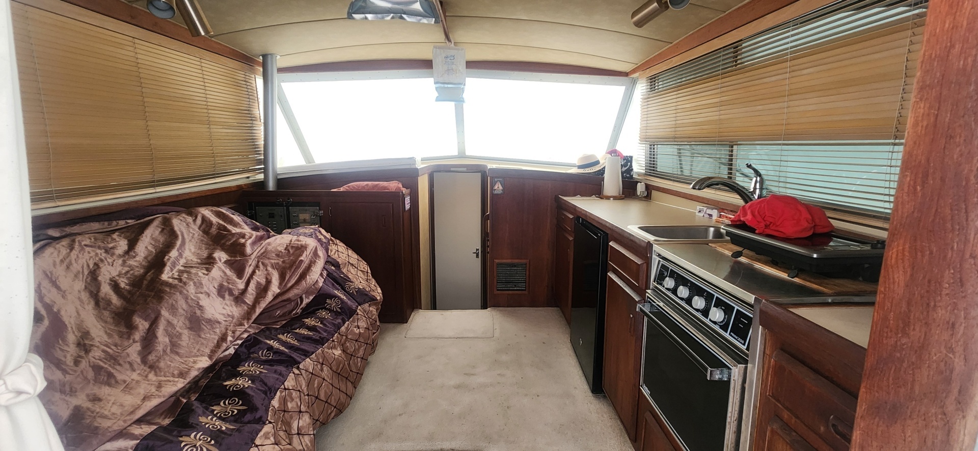 1985 Bertram Flybridge Cruiser - Image 6