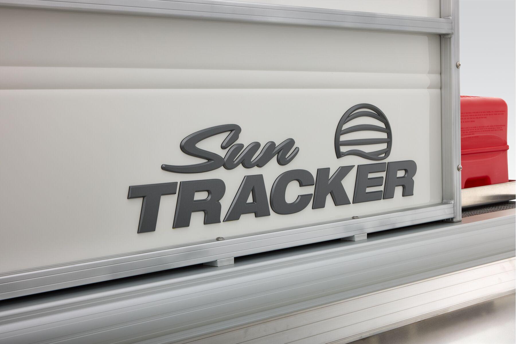 2026 Sun Tracker Party Barge 16 DLX - 62
