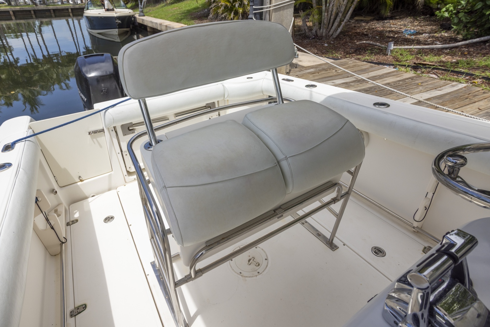 2007 Boston Whaler 270 OUTRAGE - Image 5