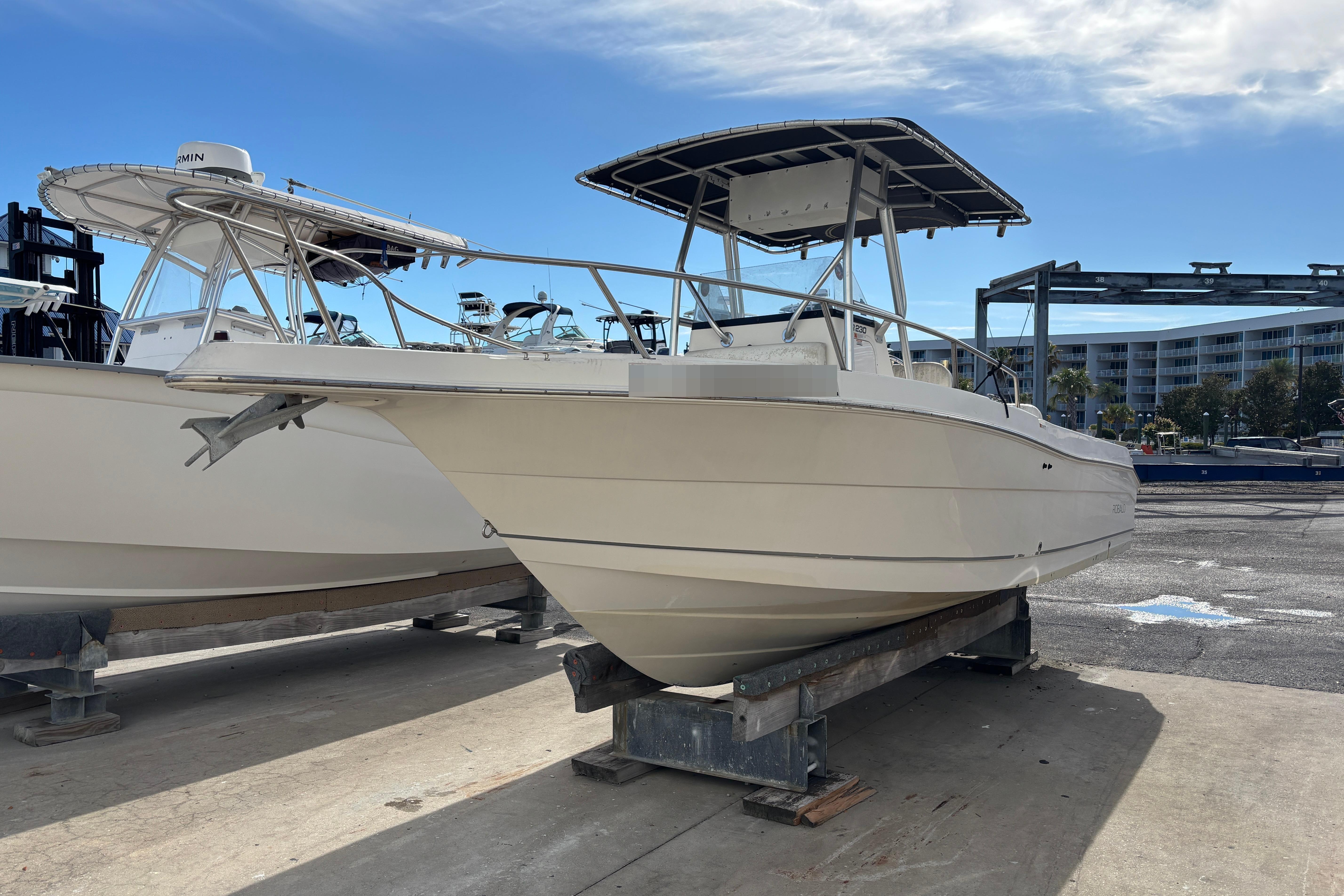 2003 Robalo R230 Center Console