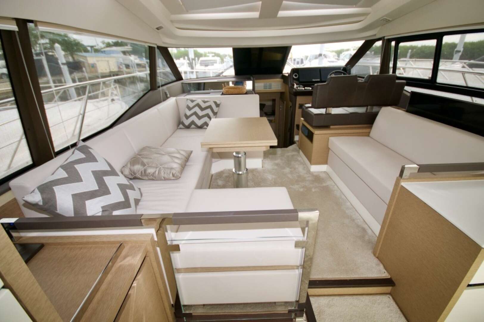 2018 Prestige 460 - Image 5