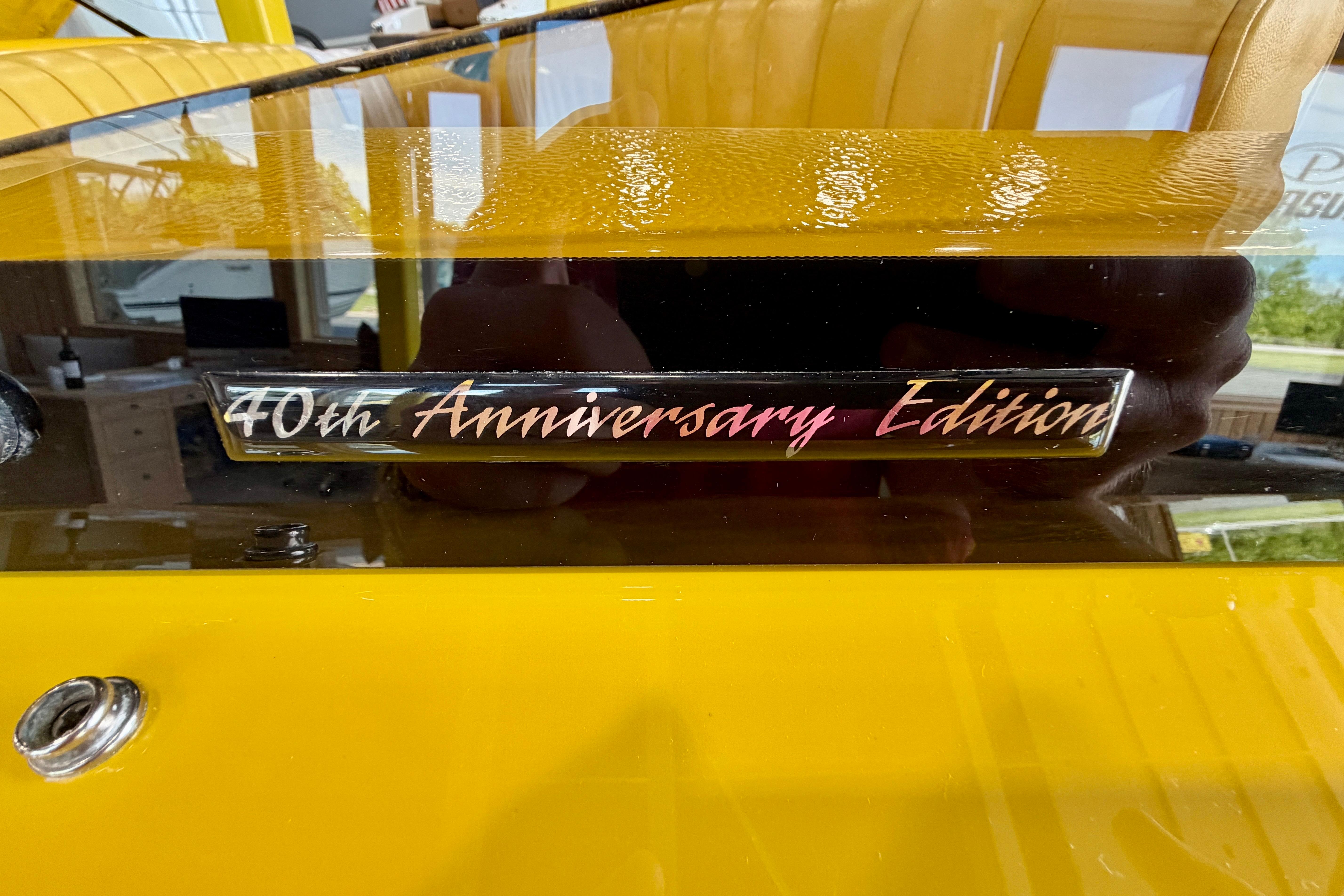 Yellow 2004 Donzi 22 Classic, 40th Anniversary Edition badge.