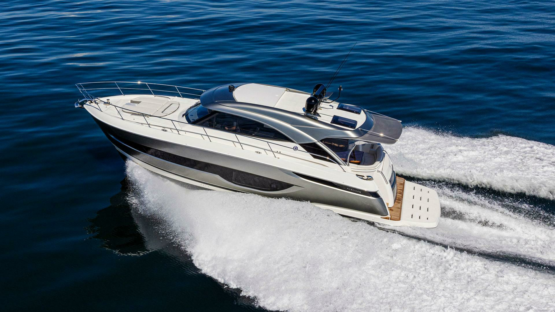 2026 Riviera 4600 Sport Yacht Platinum Edition - Image 5