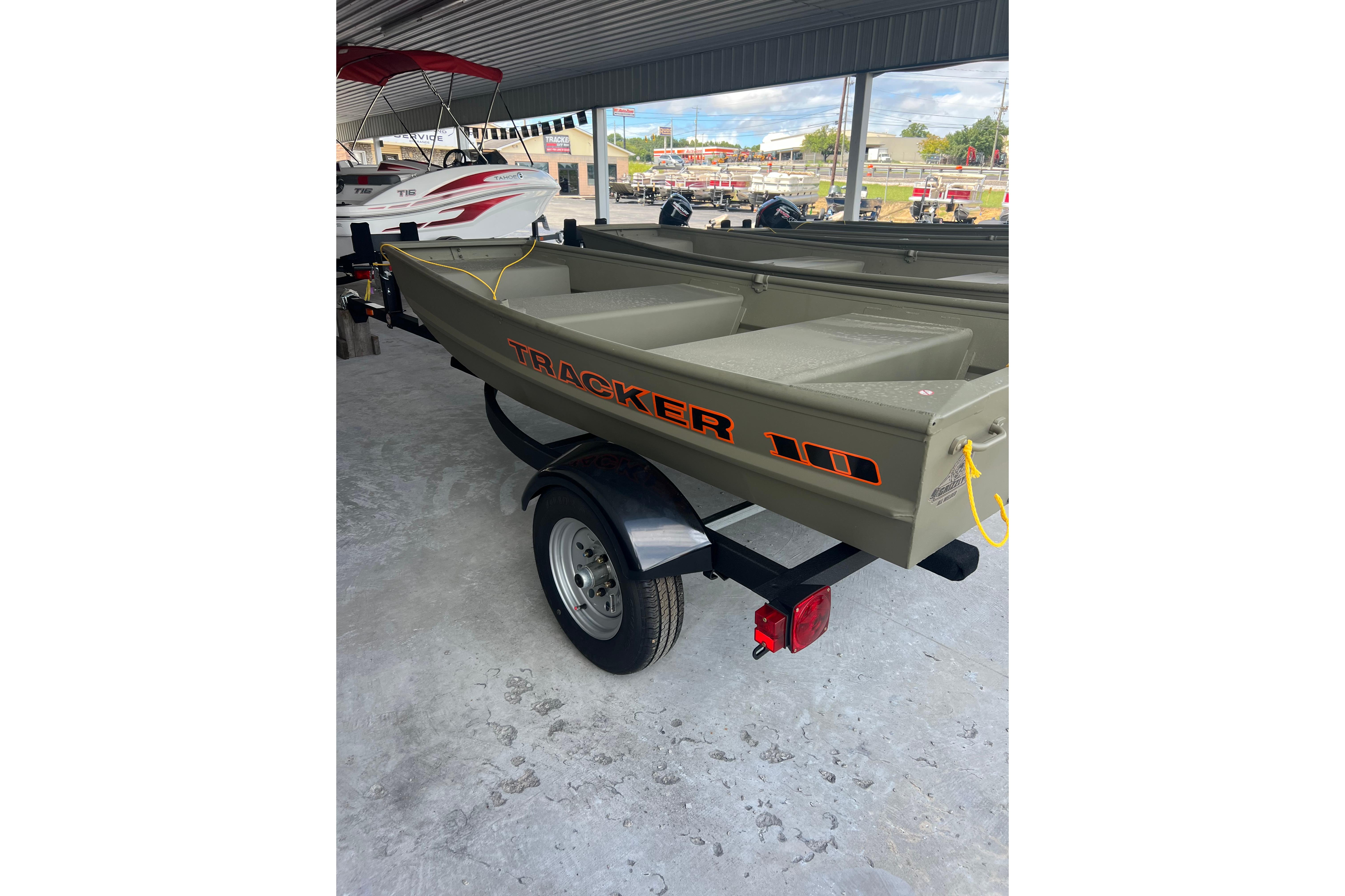 2026 Tracker Grizzly 10 Jon