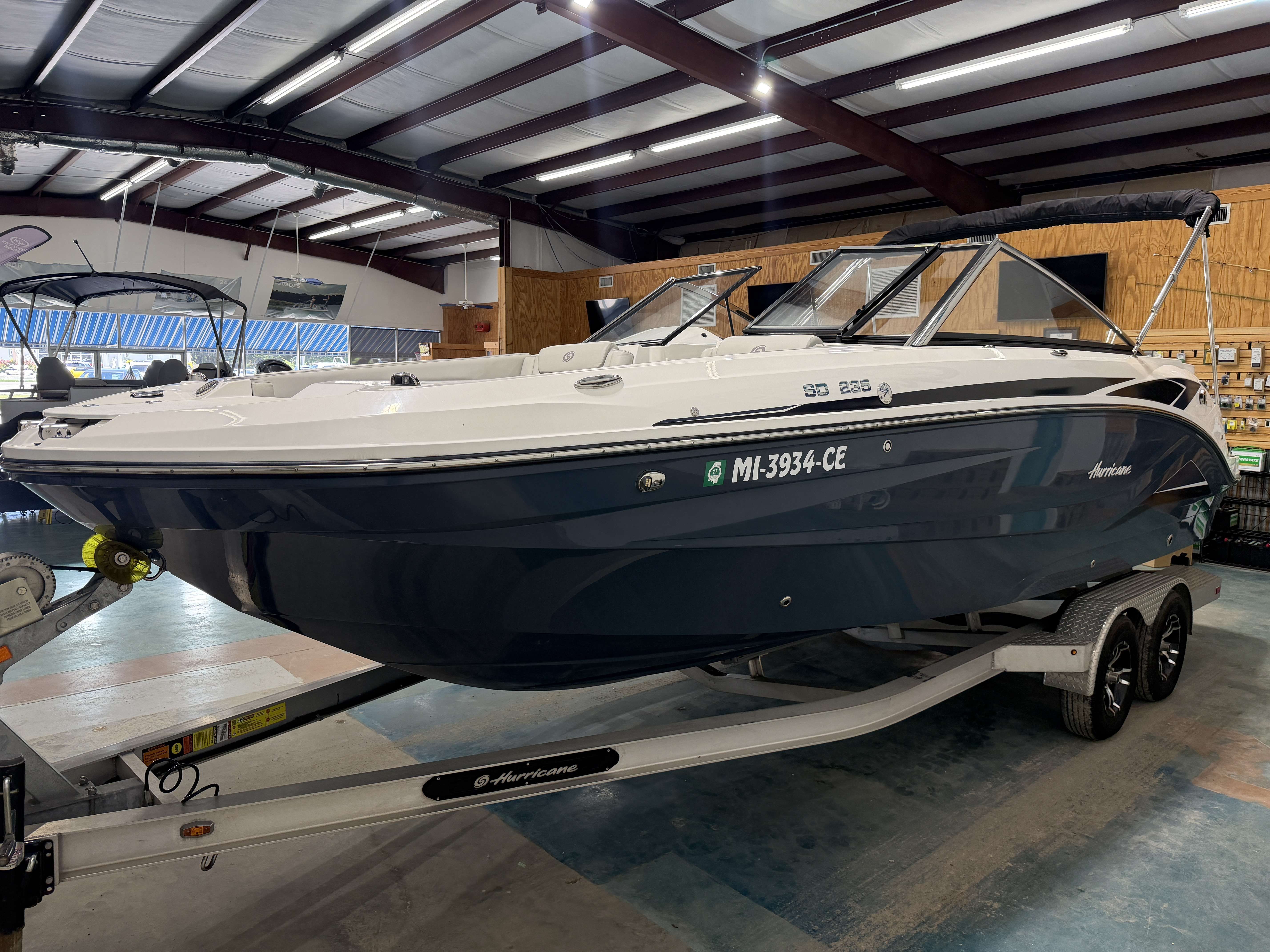 2023 Hurricane SunDeck 235 OB - 6