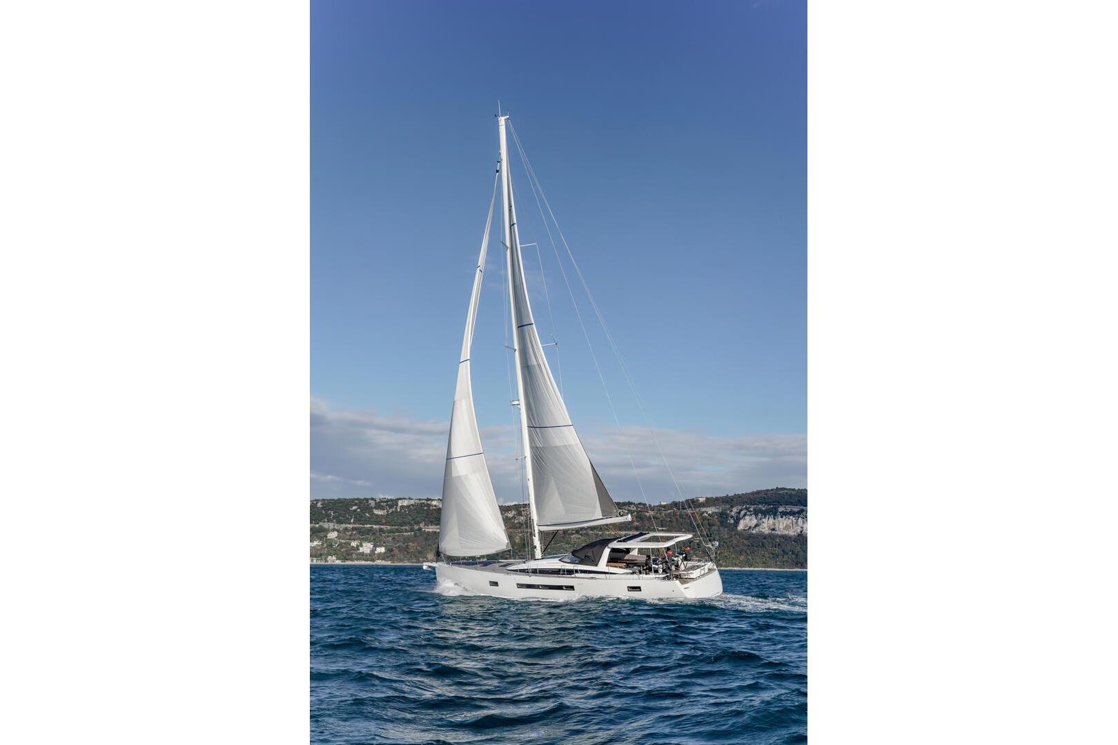 2025 Jeanneau 65