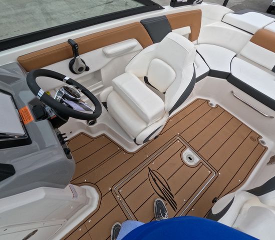 2026 Chaparral 23 SSi OB In stock Trailer included - 25