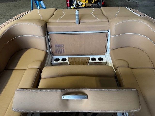 2020 MasterCraft XT22 - 18