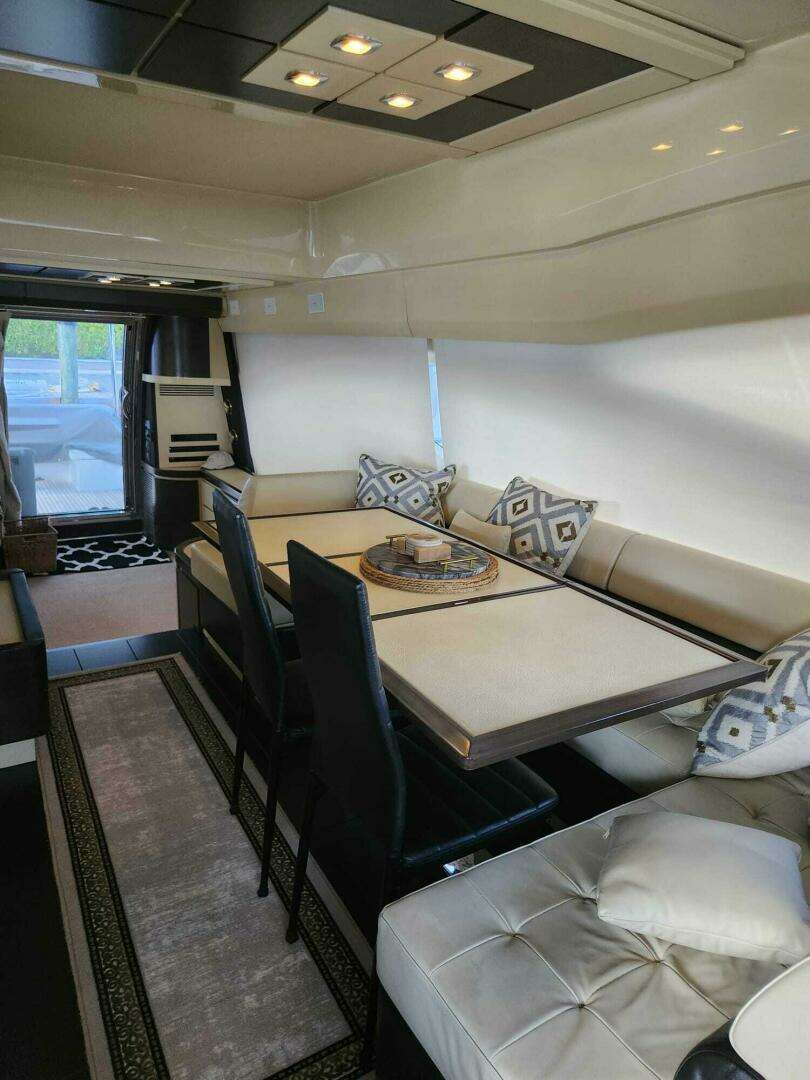 2014 Azimut Flybridge - Image 35