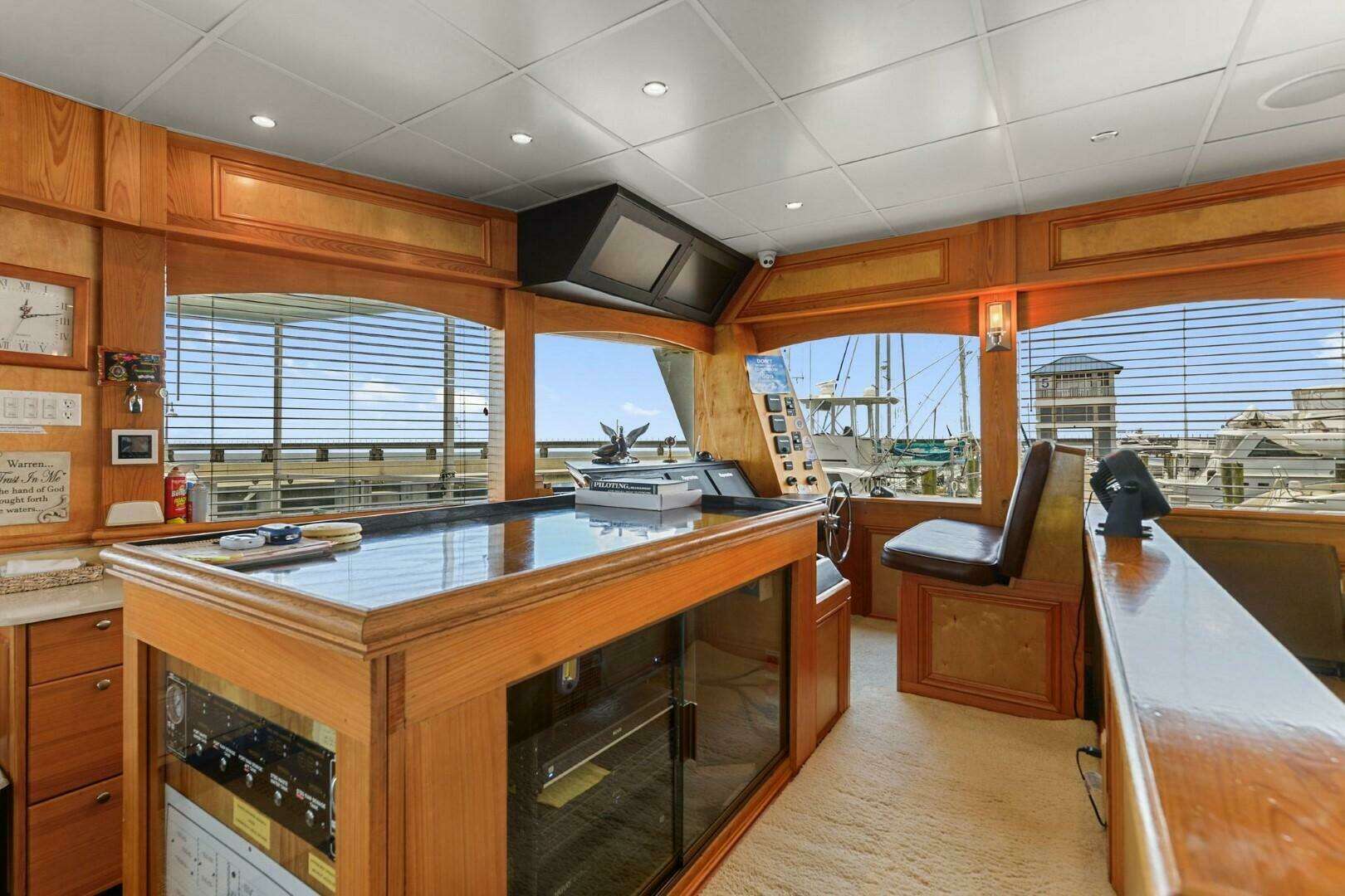 2018 Avenger Luxury Catamaran Coastal Cruiser - Image 13