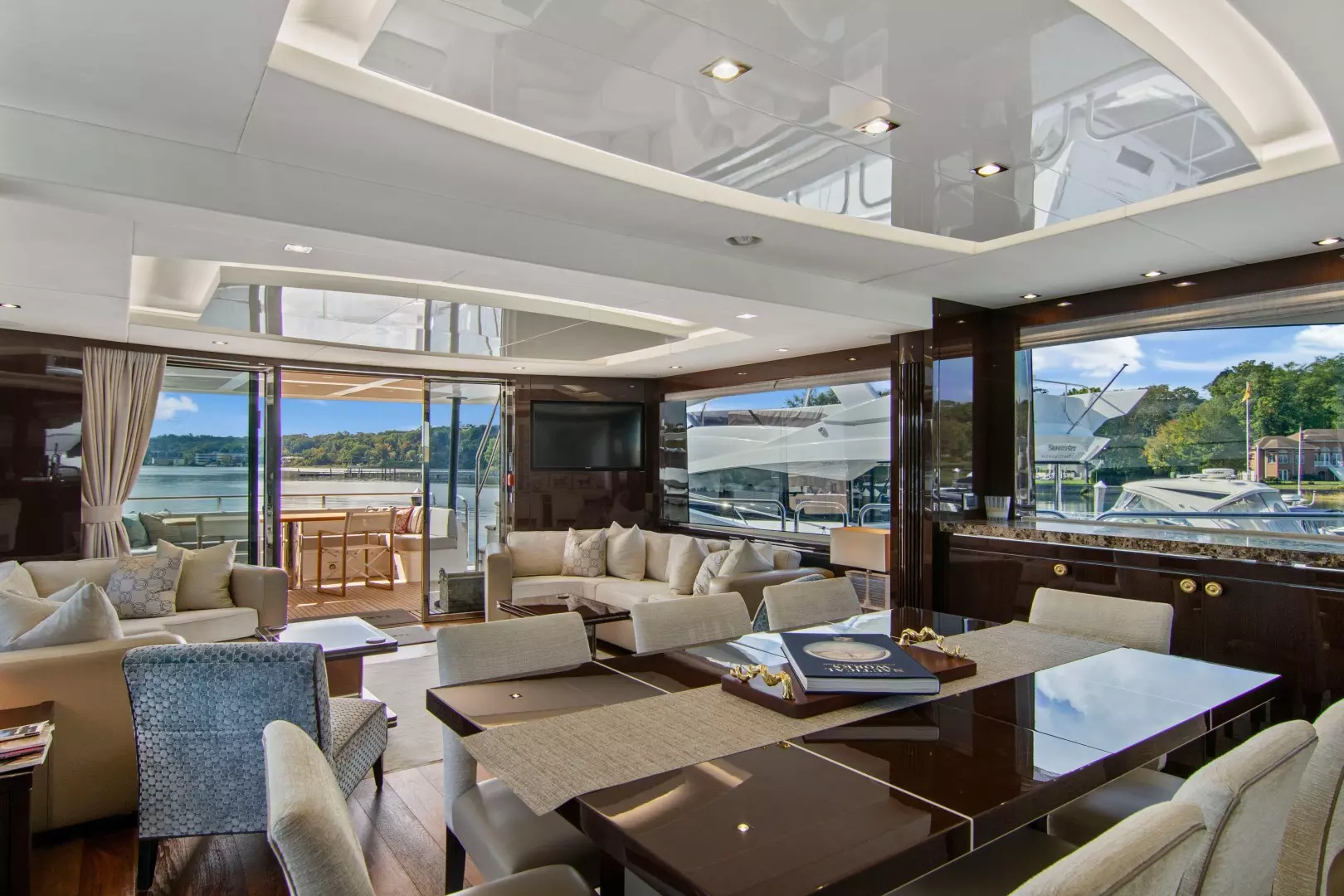 2019 Sunseeker 86 Yacht - Image 28