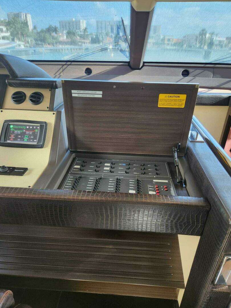 2014 Azimut Flybridge - Image 53