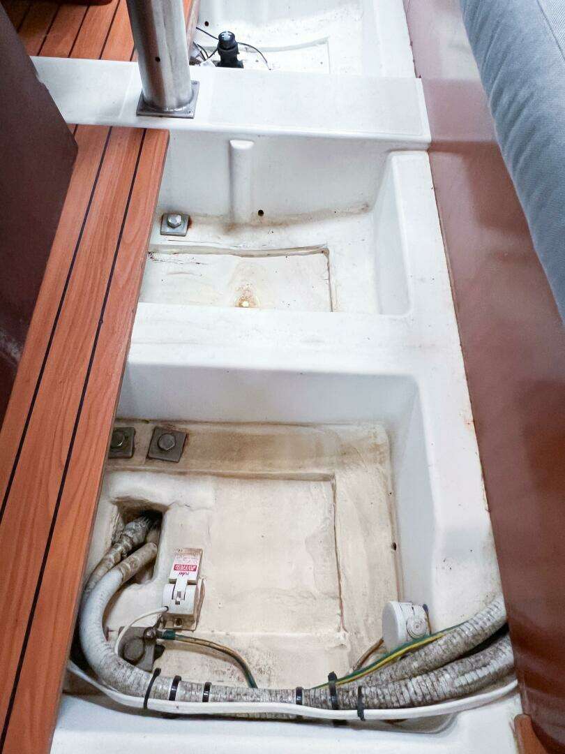 2007 Beneteau 373 - Image 67