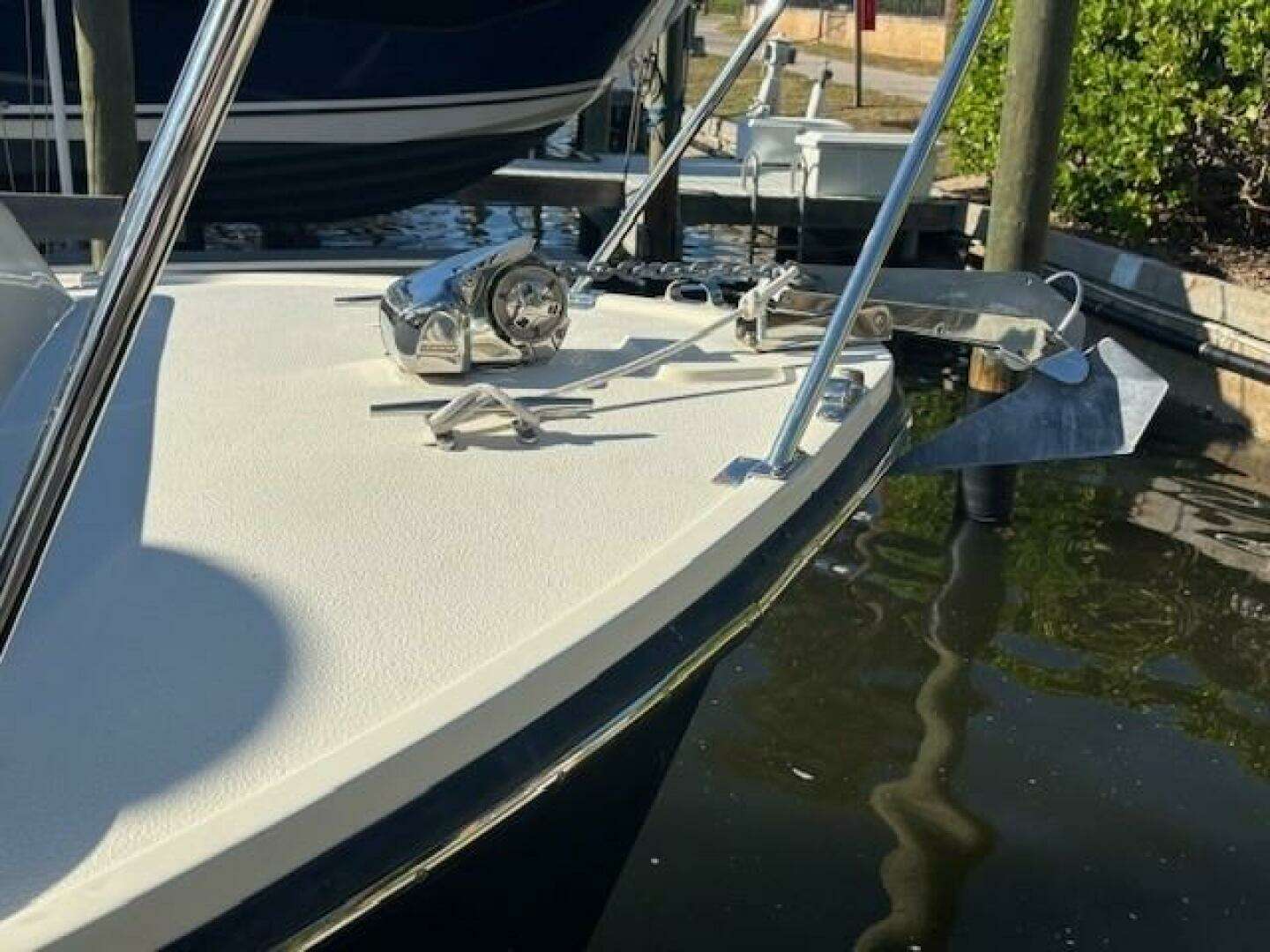 2018 Islander 27 Islander Hardback - Image 14