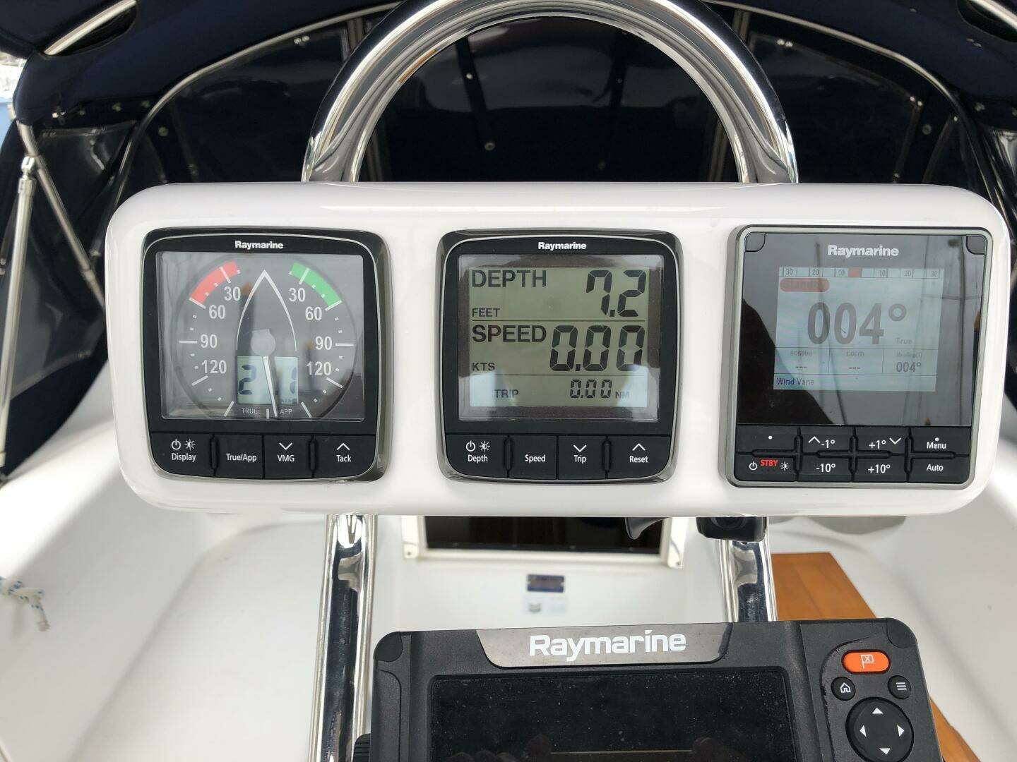 2005 Catalina 320 - Image 15