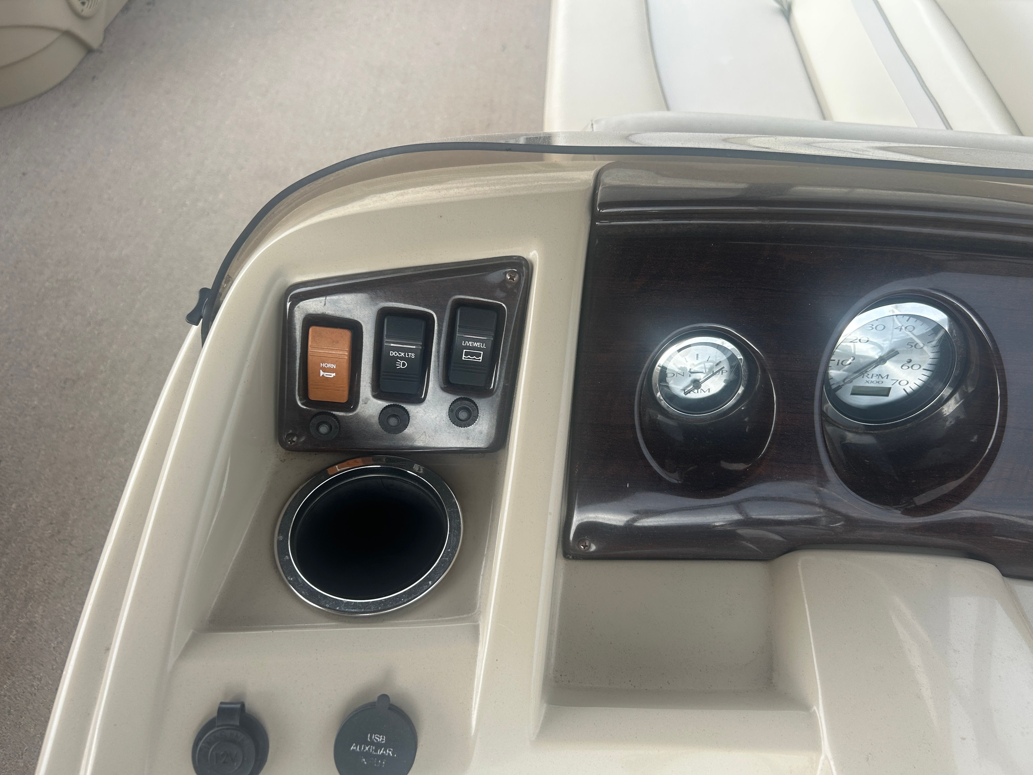 2012 Bennington 22SL - 11