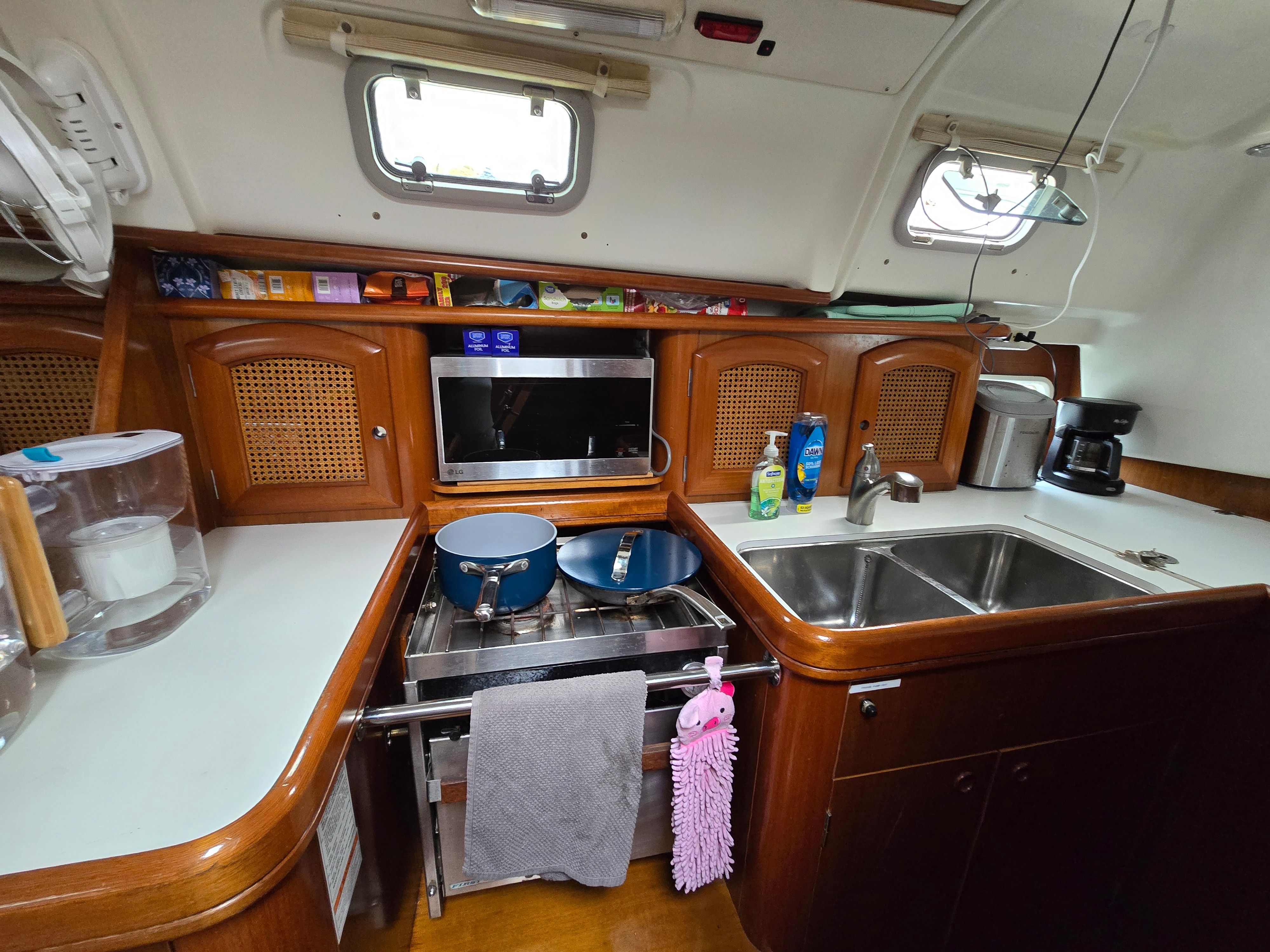 1998 Beneteau 411 - 12