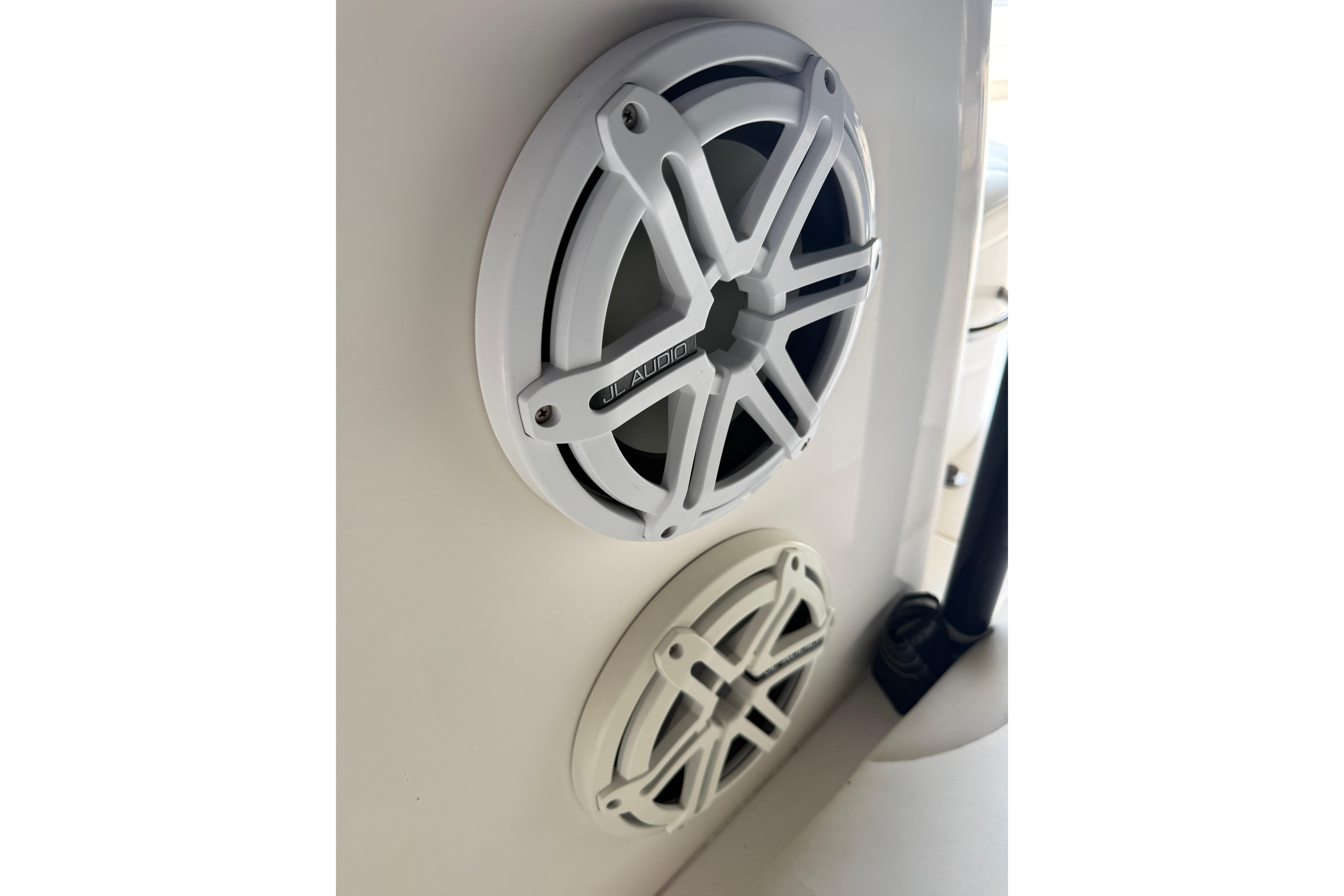White JL Audio marine speakers on a 2015 Blackwood 27 boat.