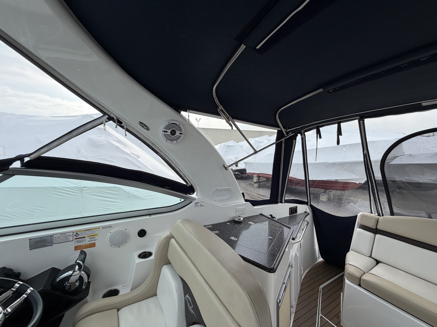 2016 Rinker 310 Express - Image 5